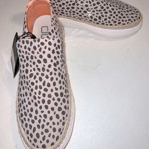 Leopard/cheetah hey dudes